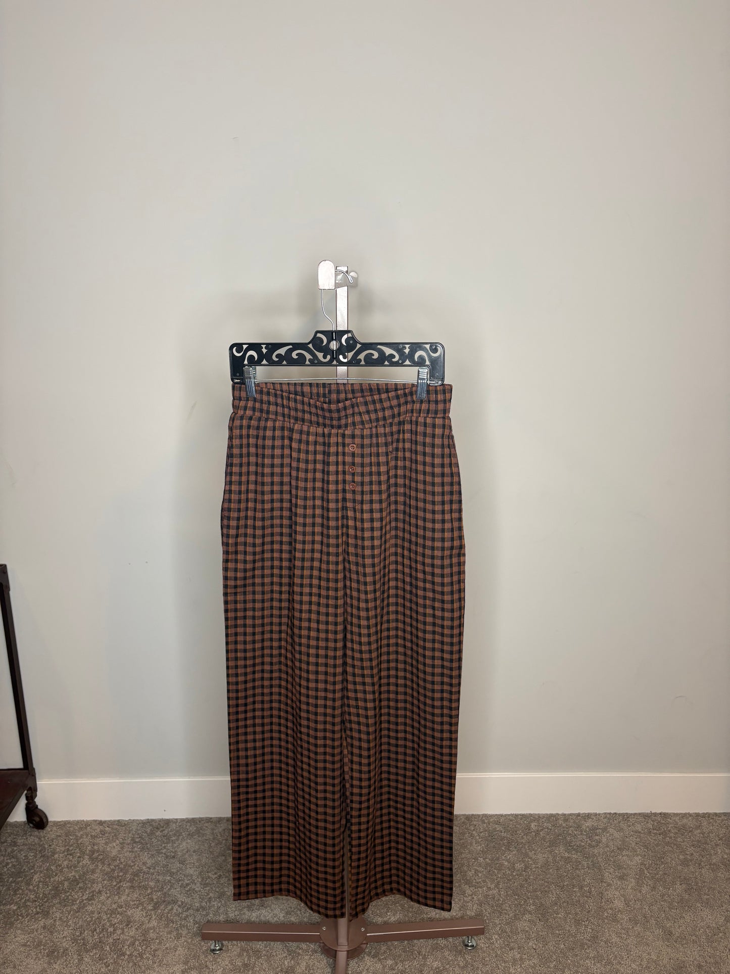 black and brown flannel pattern pants