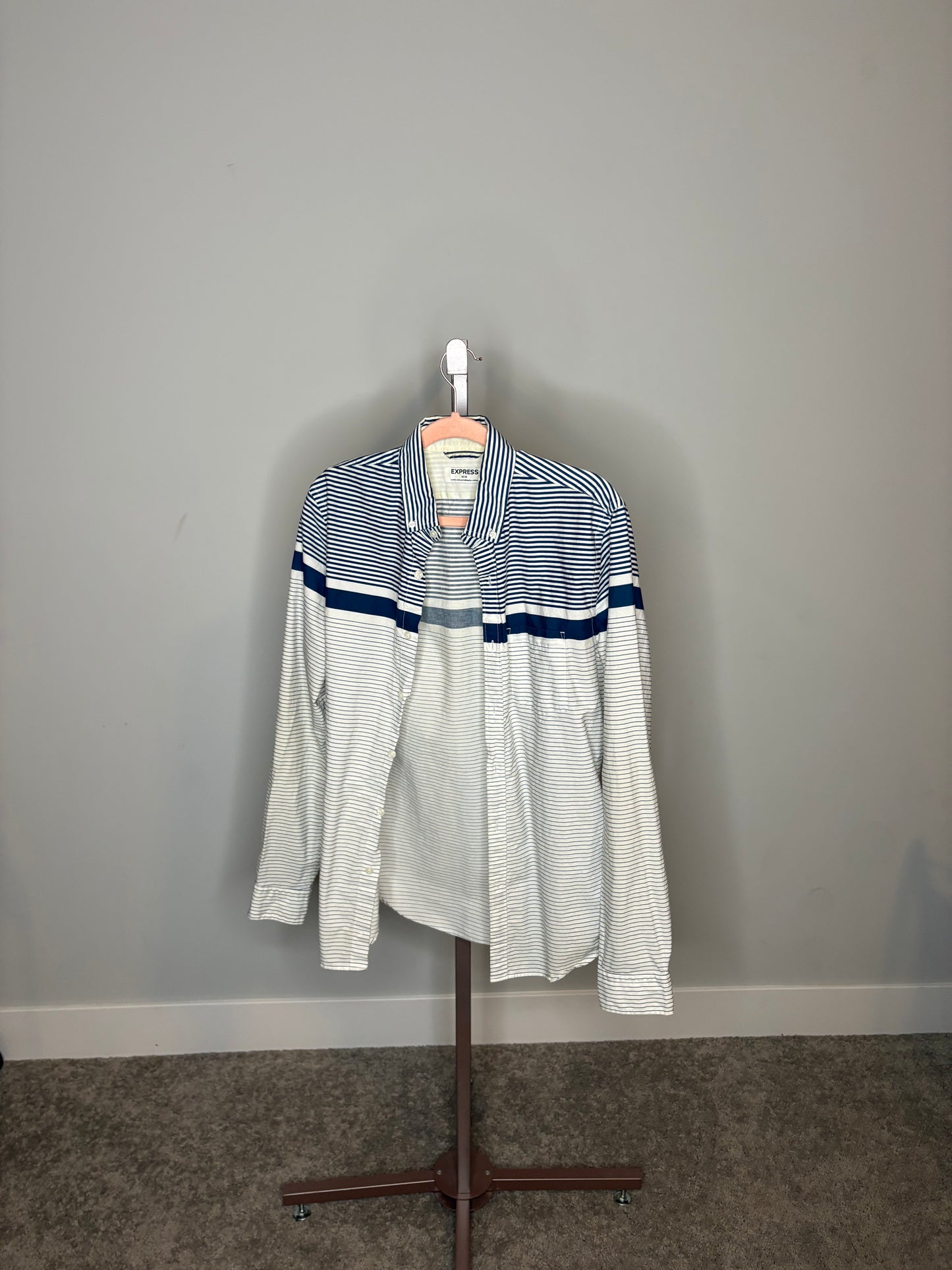 White and blue design Express button up