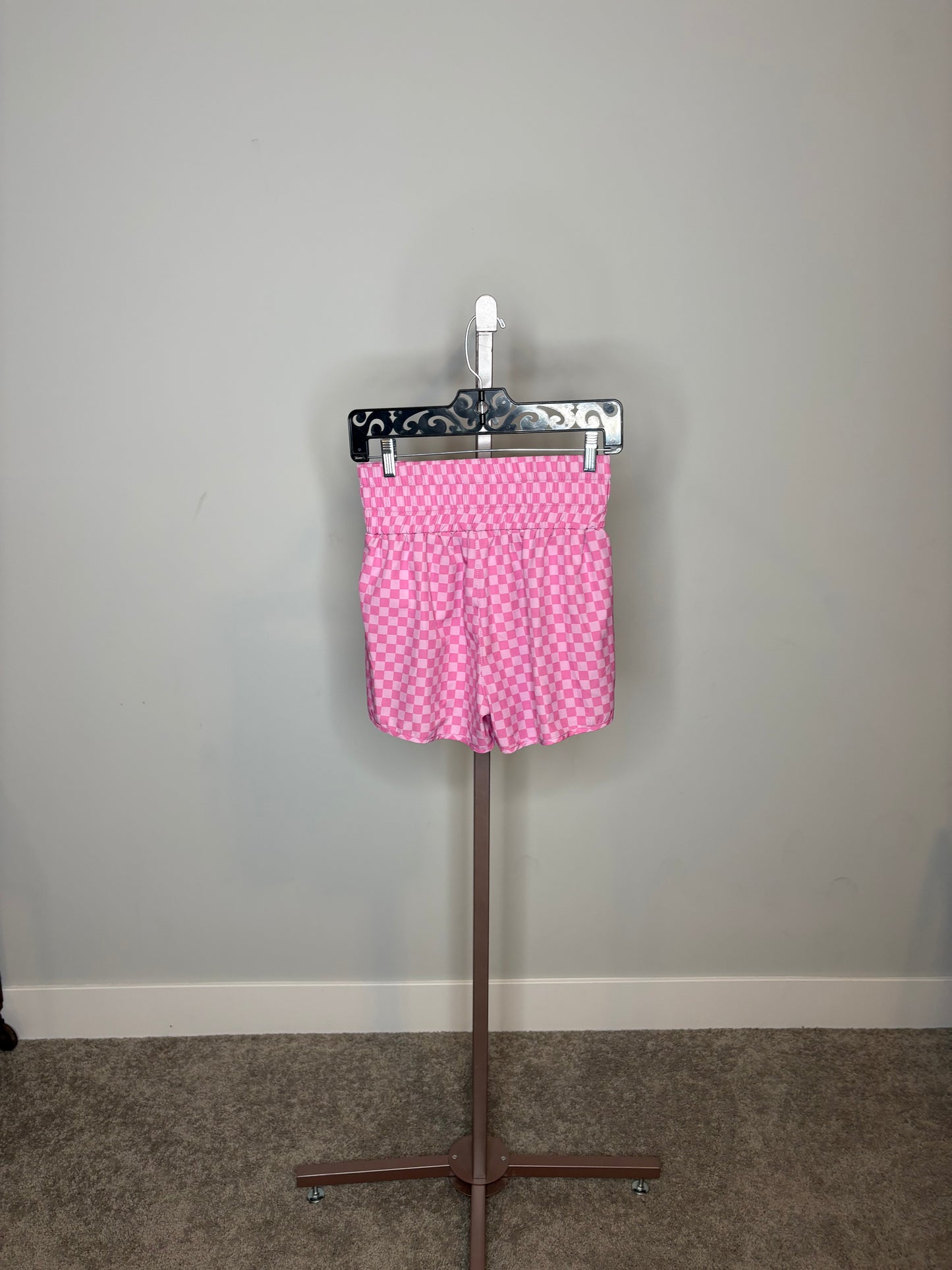 pink checkered pattern shorts