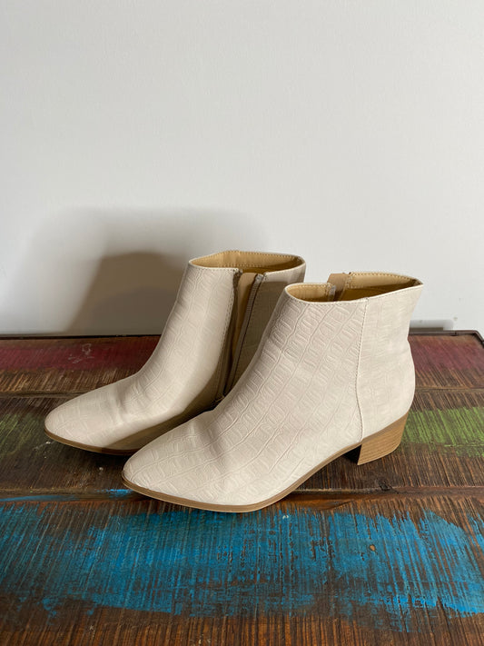 Creme Dress Boots