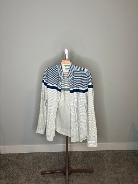 White and blue design Express button up