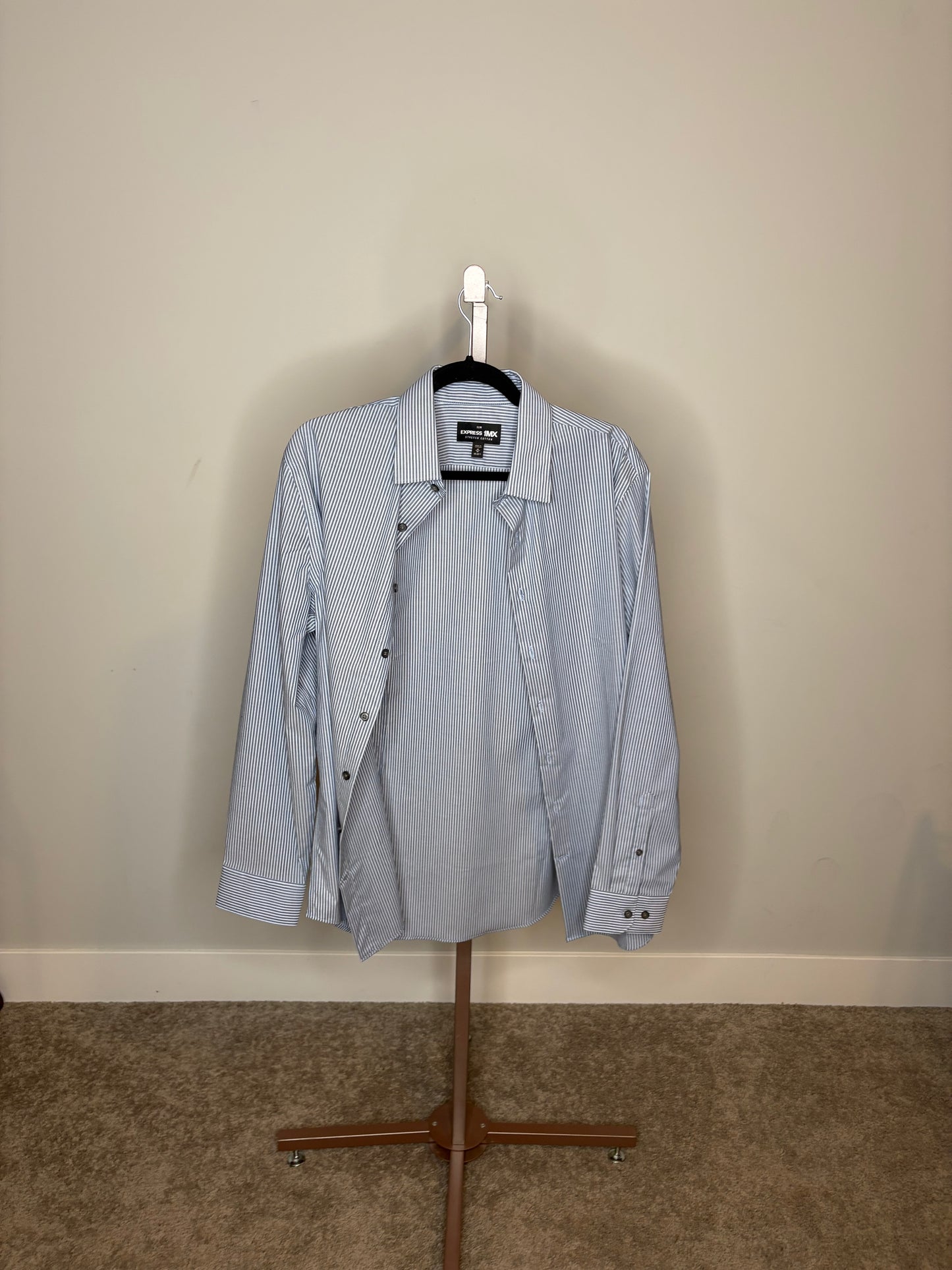 Blue and Whiter Express button up