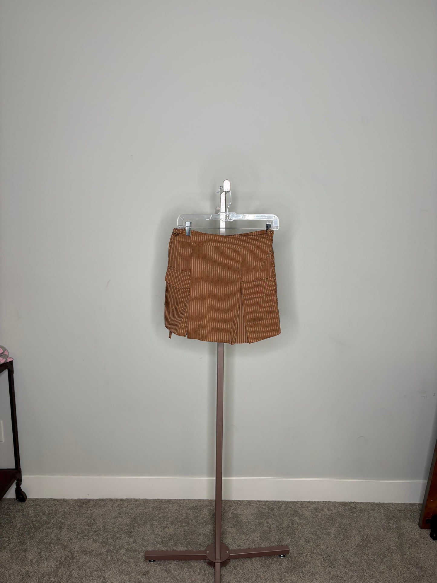 brown mini skirt