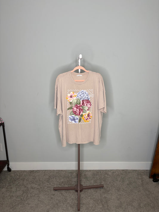 Grey graphic flower t-shirt